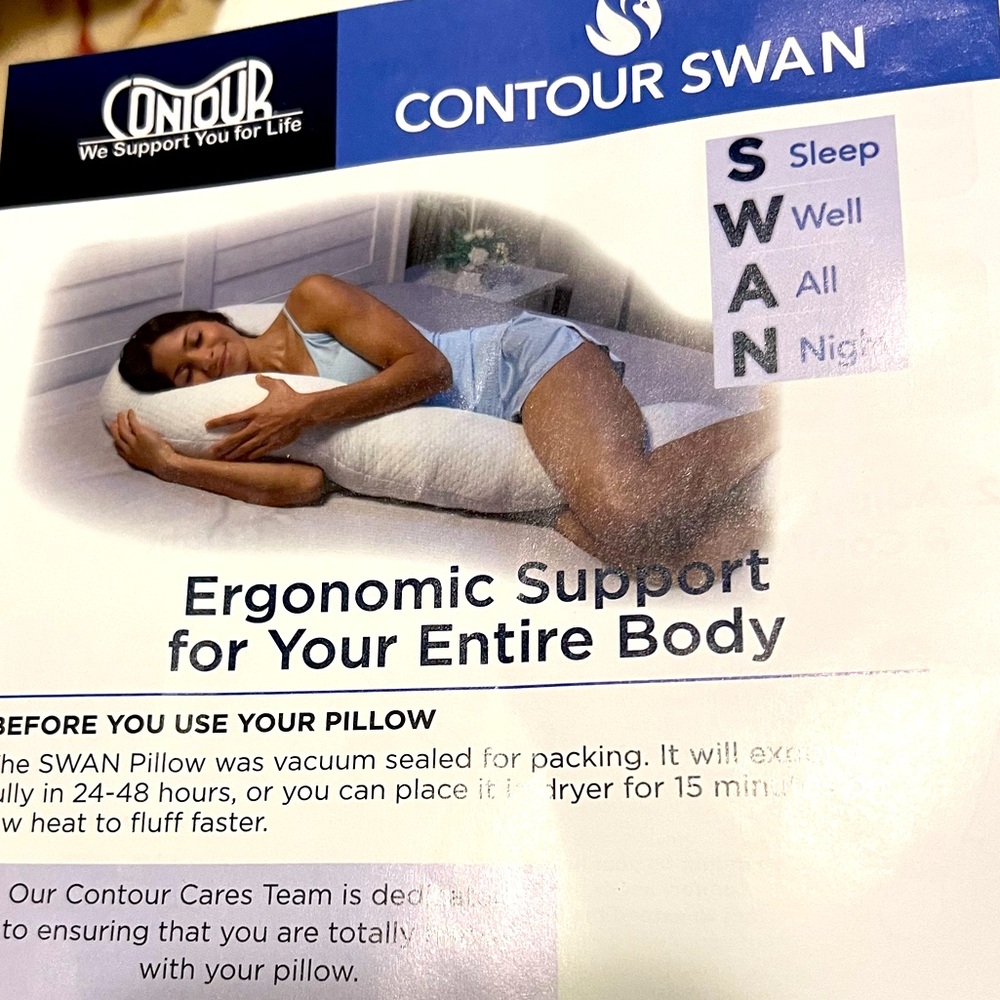 NWOT Contour SWAN Pillow